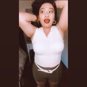 Meet your Posher, Janette 🧜🏼‍♀️